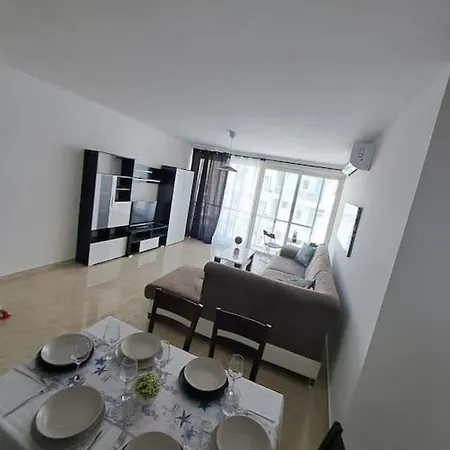 Summer Apartment *